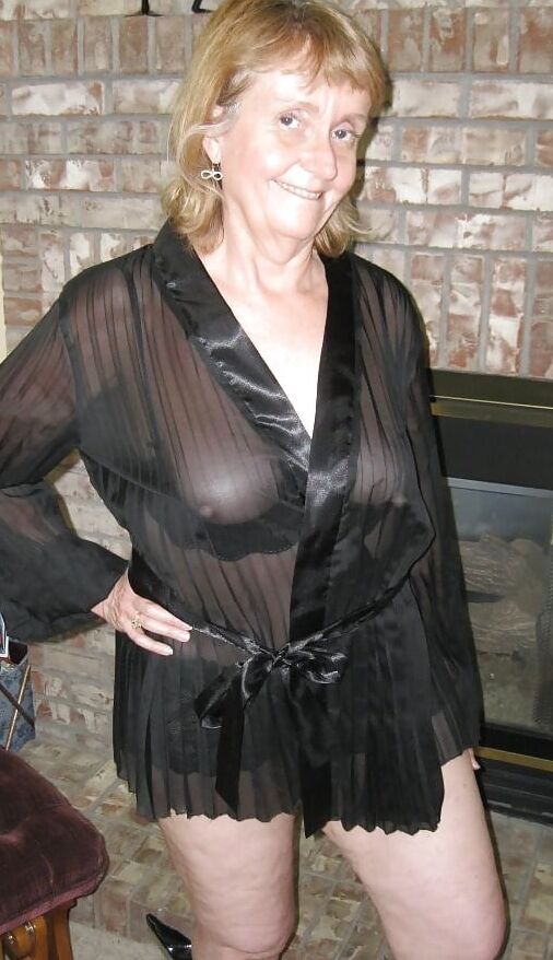YoungEnglishBBW in sexy black knickers