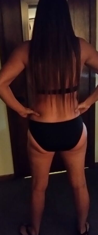 Chicago Mom in bathing suit hotwifeforplay by request.
