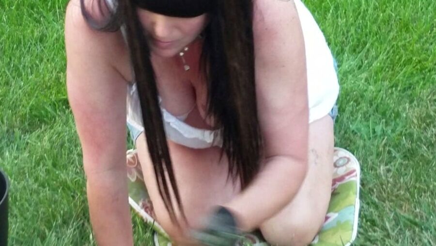 Down blouse mom