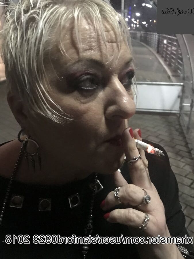 SLUT LOOKING FOR WORK