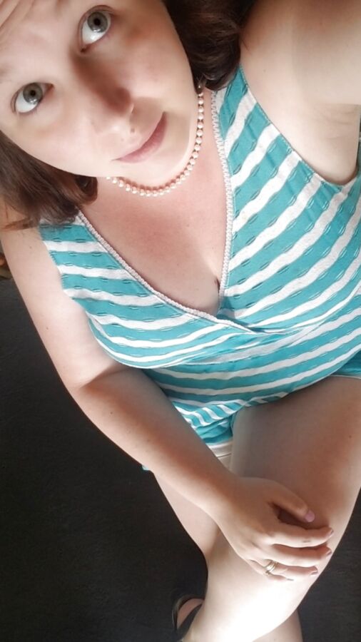Dance Mom life ... waiting at the studio snapping pics milf
