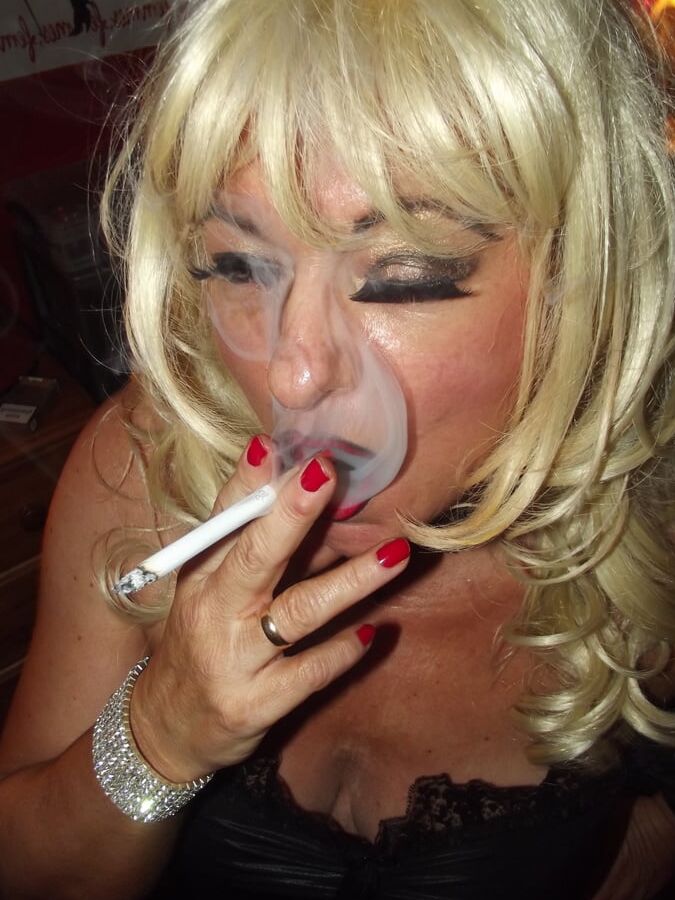 SMOKING WHORE