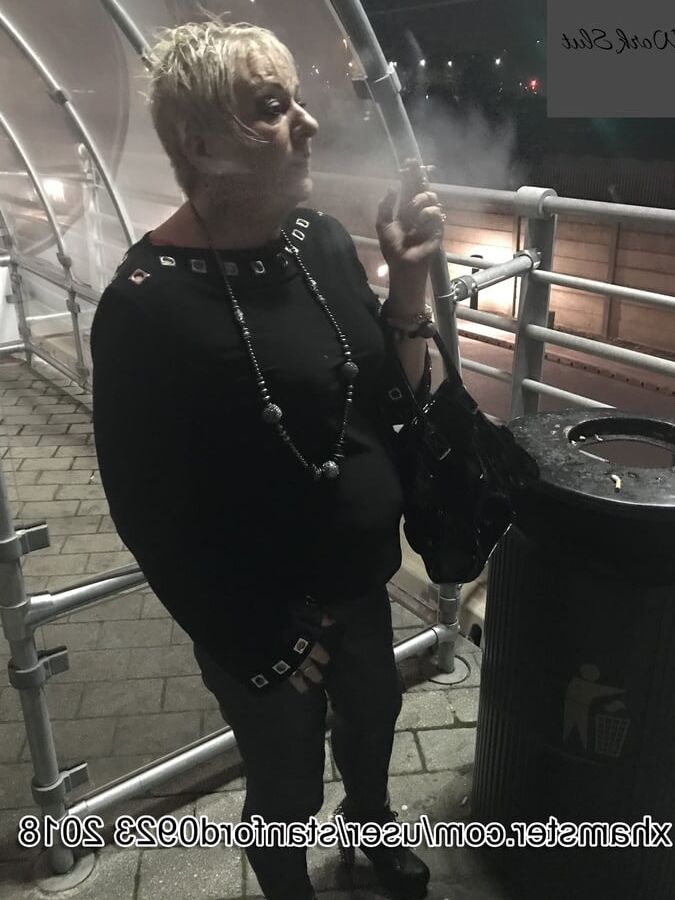 SLUT LOOKING FOR WORK