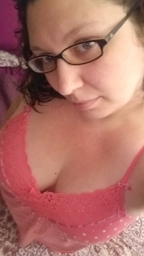 Frisky housewife mild teasing phots from the last few days..