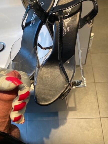 Long Nails Gloves and Transparent Sandals