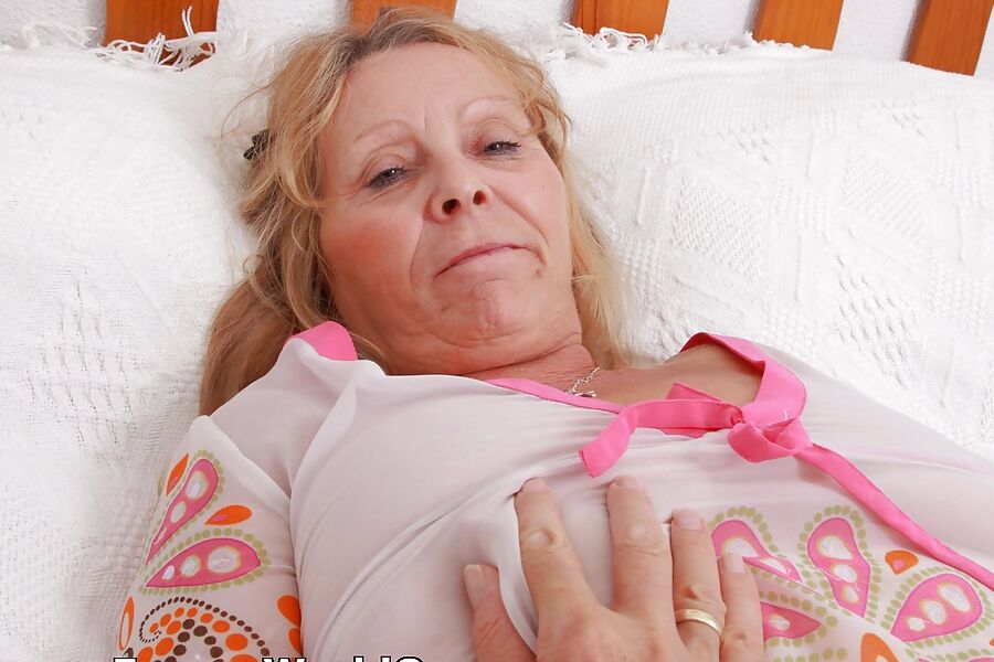 year old and British gilf Isabel from OlderWomanFun