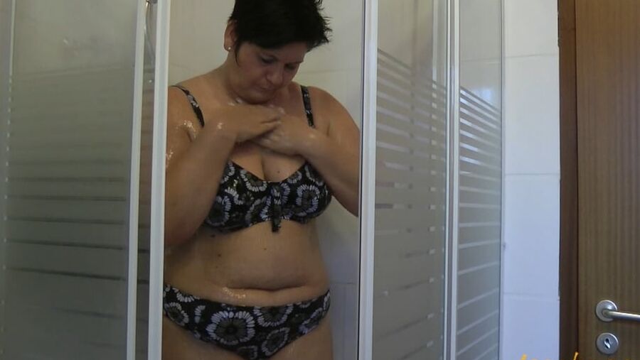 Annadevot - BIG TITS in the shower