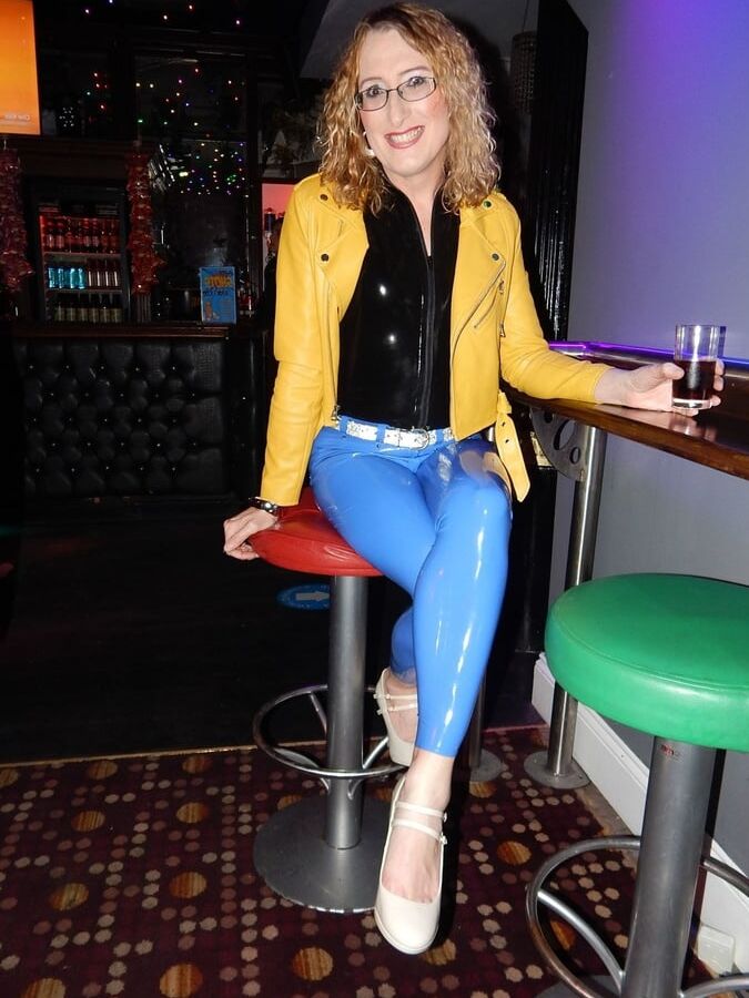 Latex Jeans and Top n the Pub