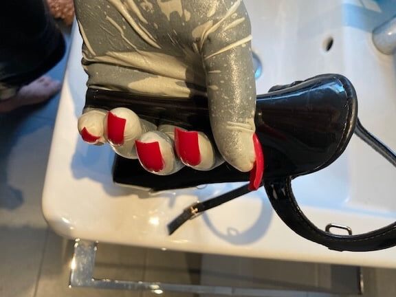 Long Nails Gloves and Transparent Sandals