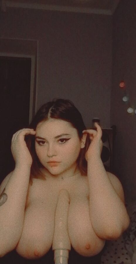 Adele Rae wants your cum