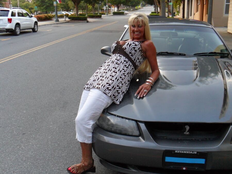 busty mom photo shoot