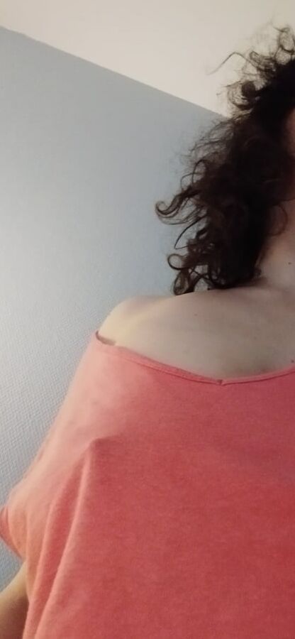 JoyTwoSex - Braless Pokies