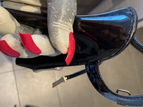 Long Nails Gloves and Transparent Sandals