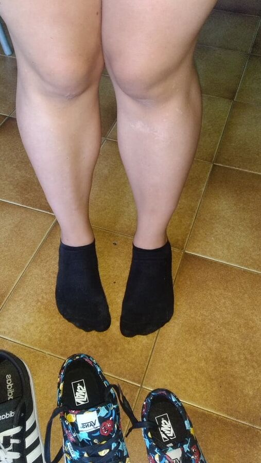 bbw milf feet and legs showing
