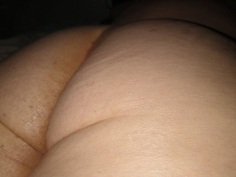 Chubbygushergal&;s Ass and Feet!