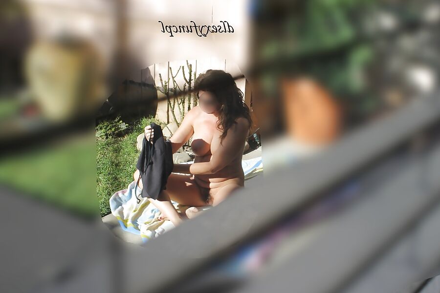 Shhhhh spying on Lola!