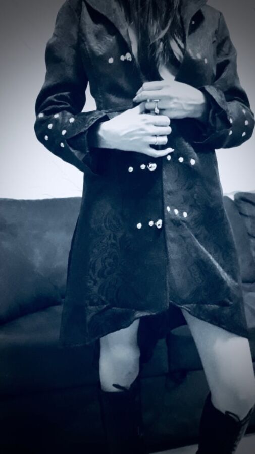 Maja Amateur wife gothic style