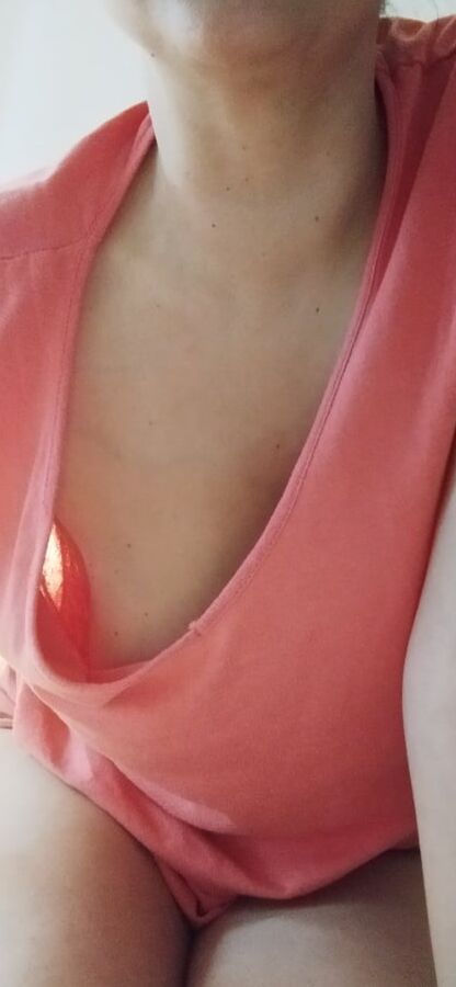 JoyTwoSex - Braless Pokies