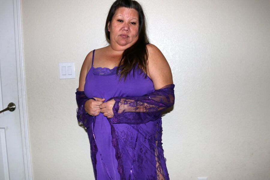 Hawaiian BBW Lingerie Modeling