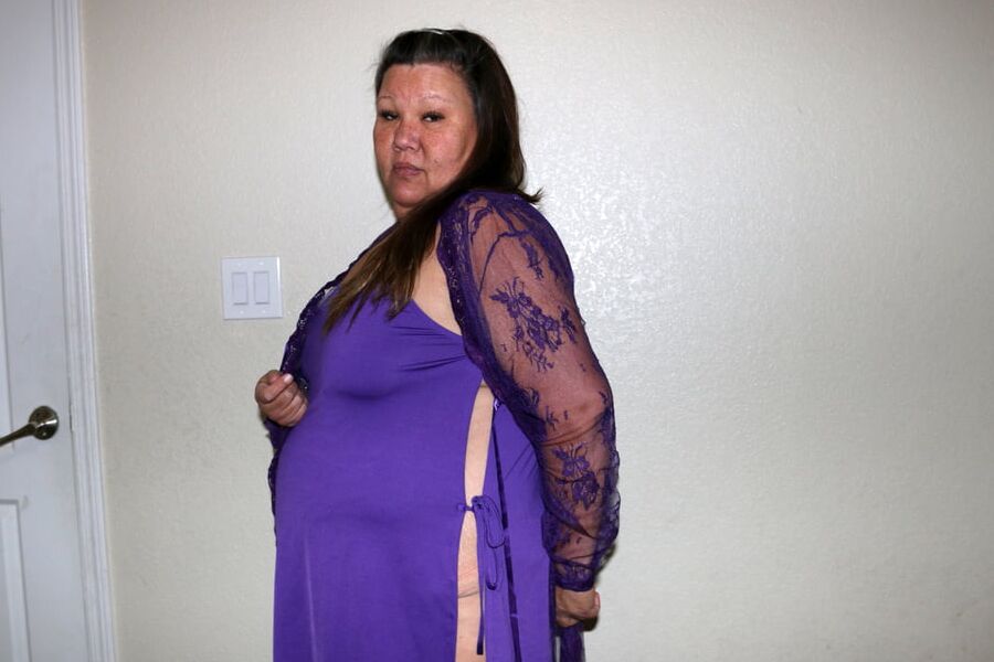 Hawaiian BBW Lingerie Modeling