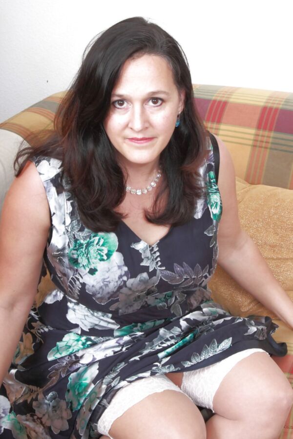 year old and British milf Suzanne from OlderWomanFun