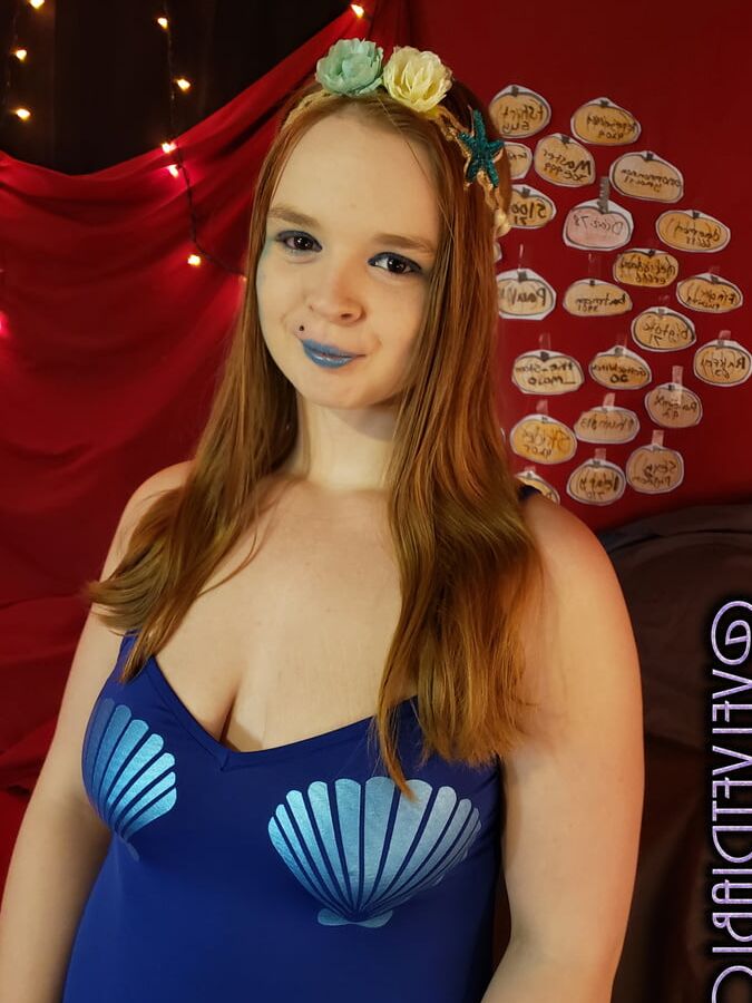 Week - Redhead Halloween Costumes