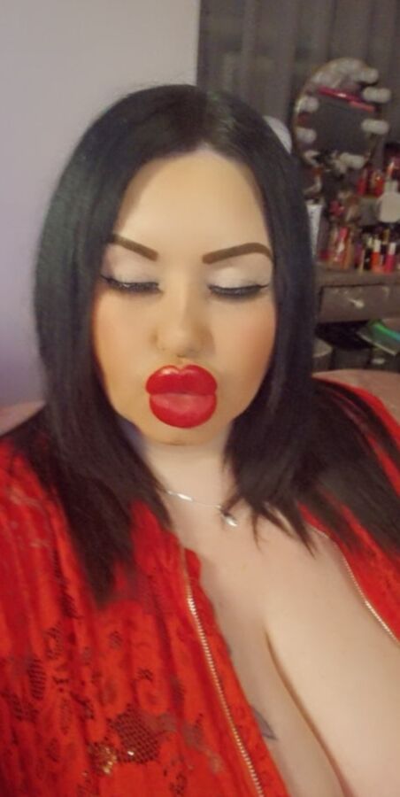 Onlyfans + webcam busty babe miamilf