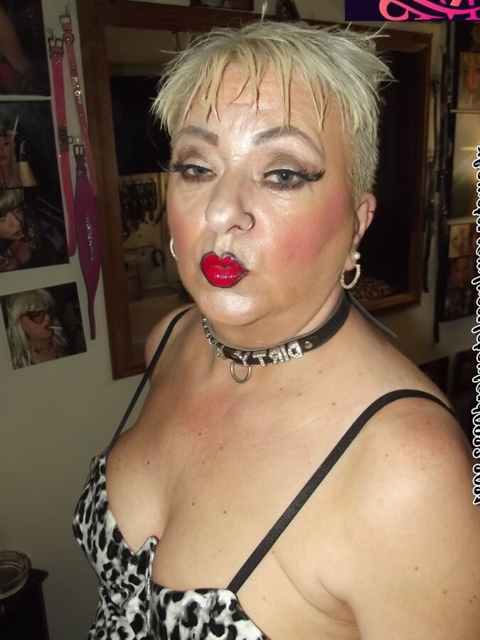 WHORE DILDO FUN