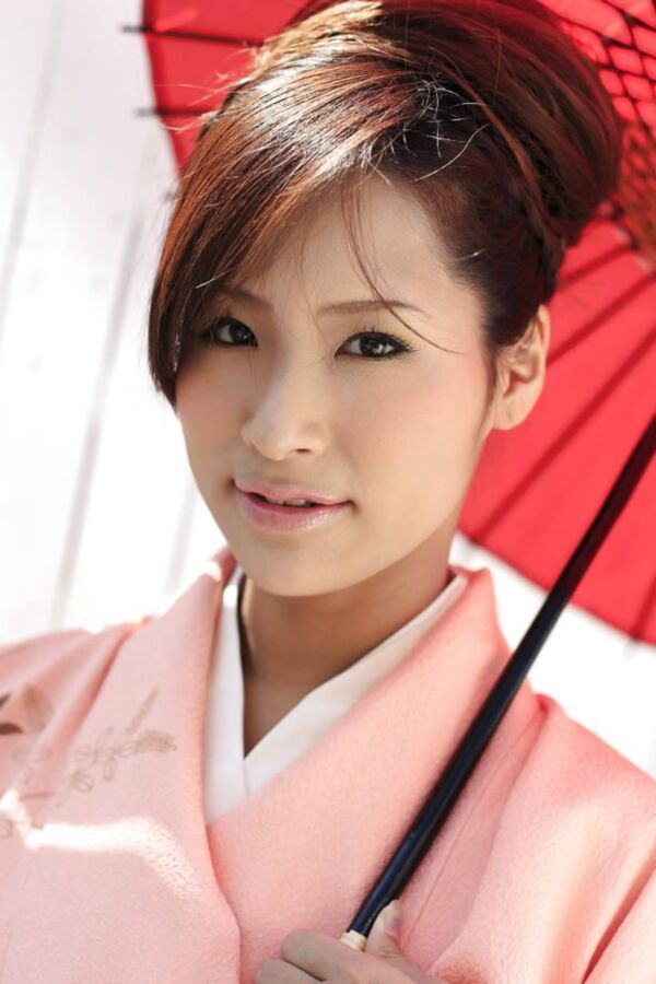 Akira Ichinose in kimono gets fucked
