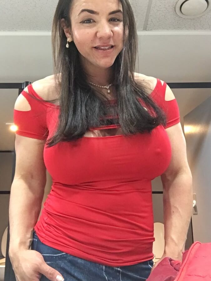 Me Tabbyanne sexy girl slut showing off tits pussy public