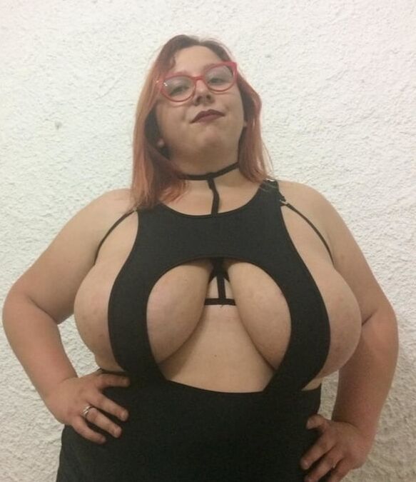 BBW Teasers. Huge Ass on display.