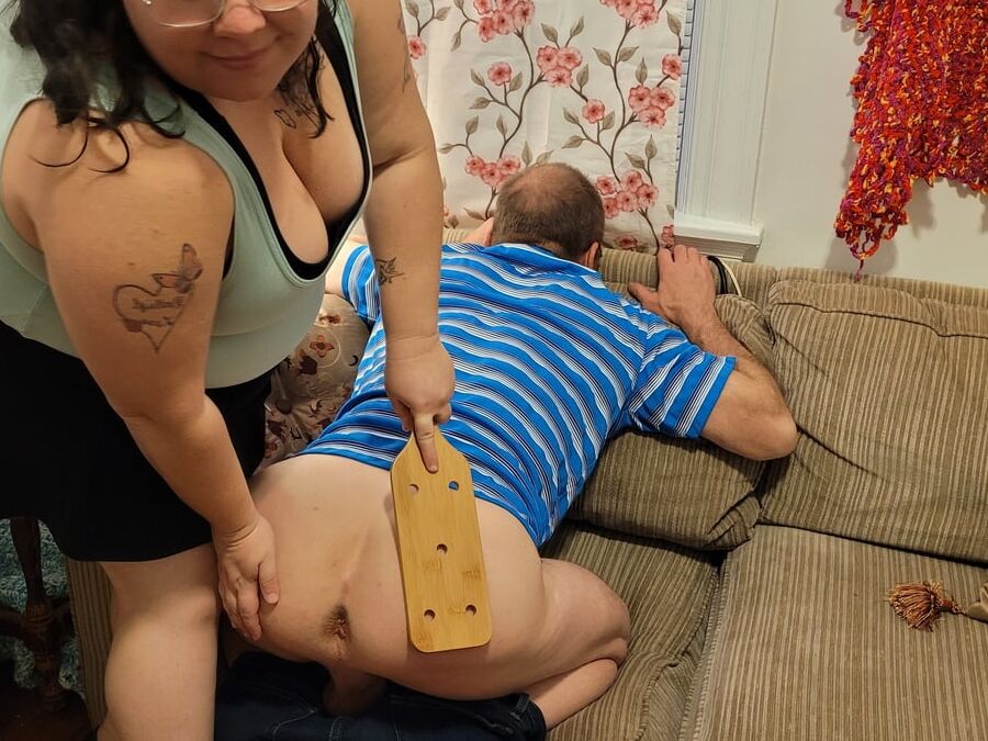 This is how she deals with him