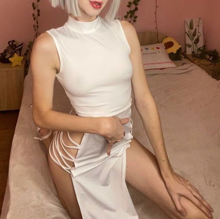 Little elf in heels