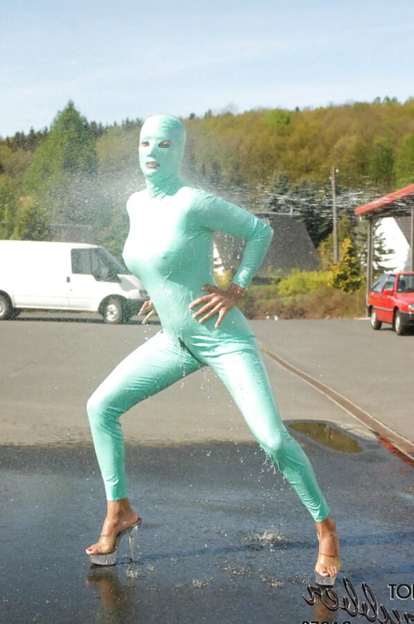 Hotrubberbabe Samantha in green latex