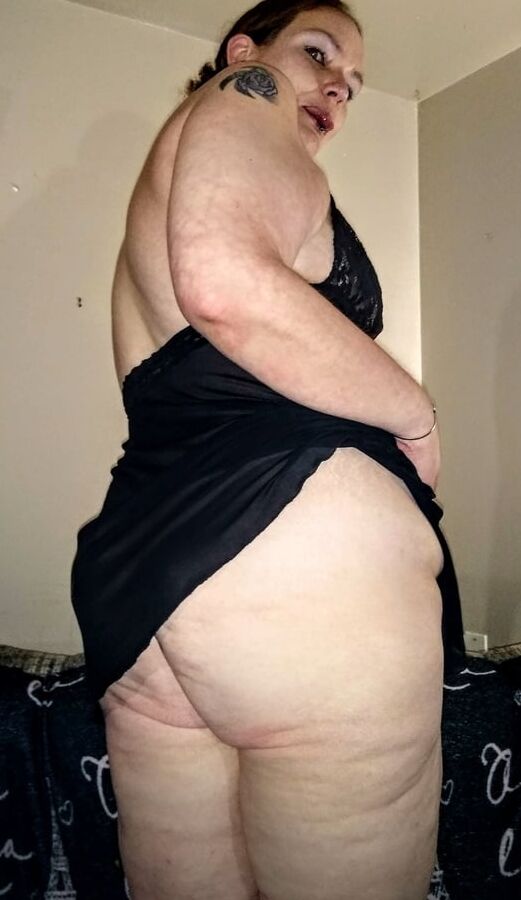 Chubbygushergal&;s Ass and Feet!