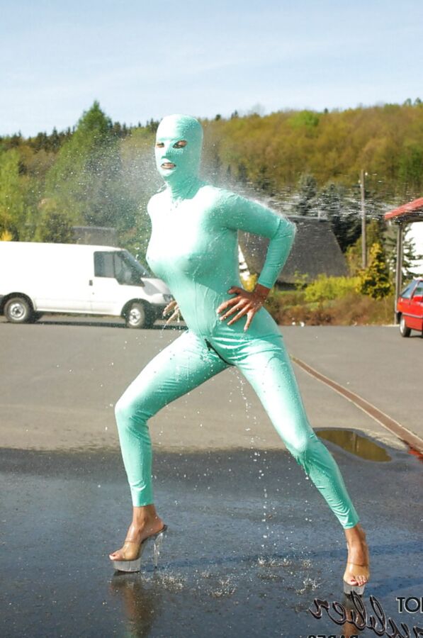 Hotrubberbabe Samantha in green latex
