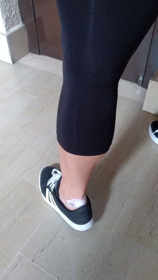 bbw milf feet and legs showing