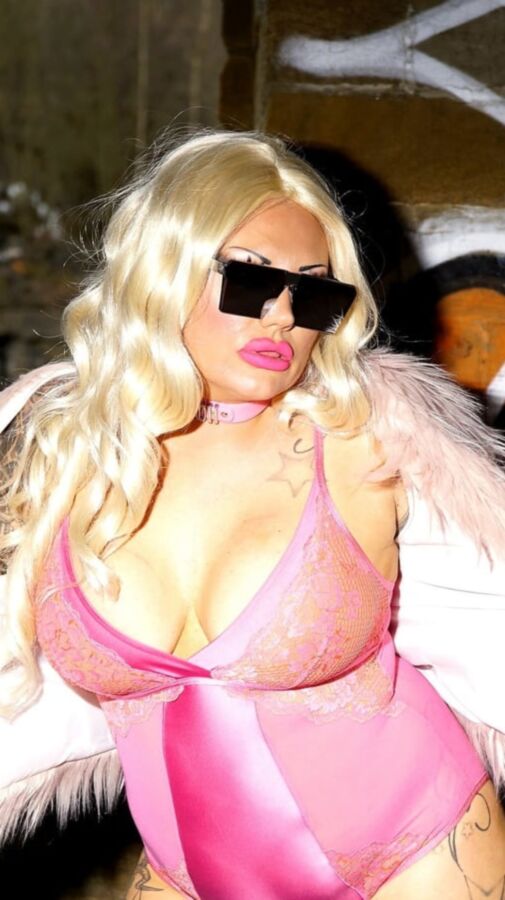 HOLLYWOOD WHORE