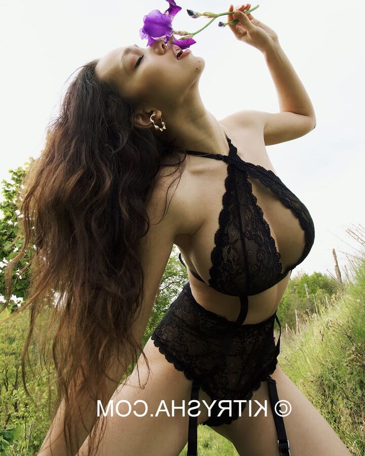 ASIAN WITH PERFECT BODY
