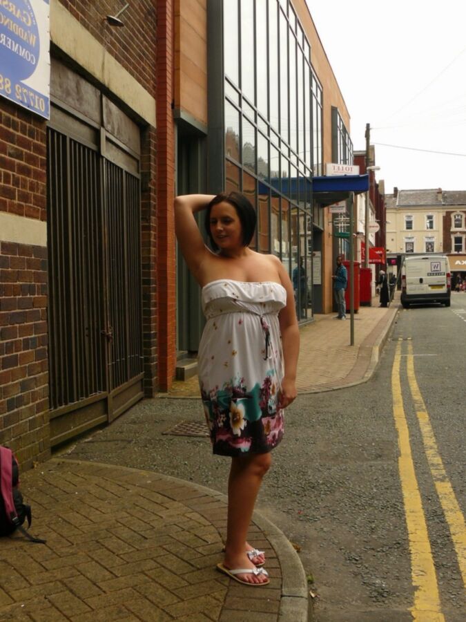 Tabbyanne Sexy Leeds slut showing big tits pussy public