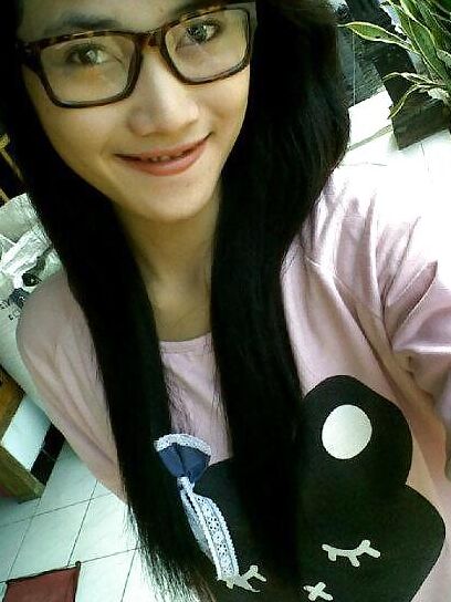 Cewek Binal Pamer Memek