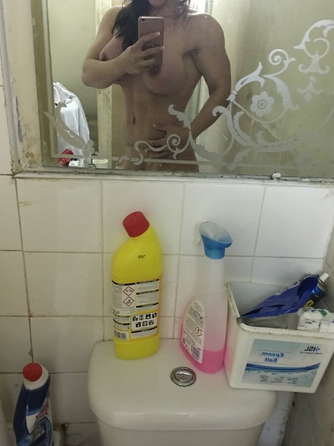 Me Tabbyanne sexy girl slut showing off tits pussy public
