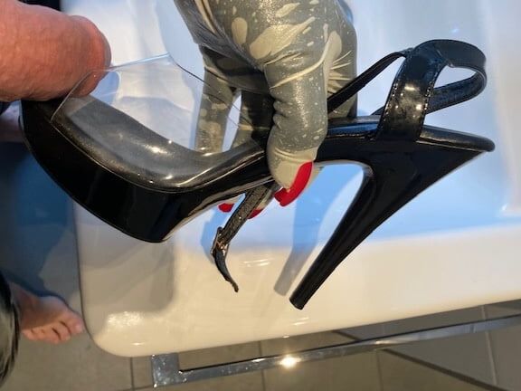 Long Nails Gloves and Transparent Sandals