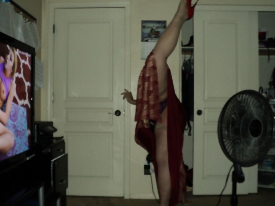 full fashioned stockings and outfits Cross-dresser feet