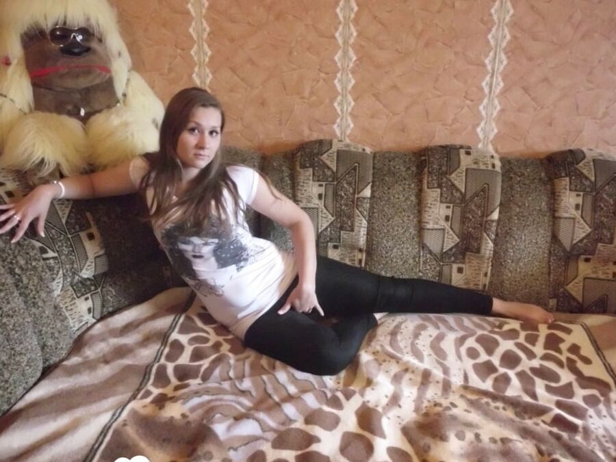 Smoking brunette girlfriend does some arrousing teasing