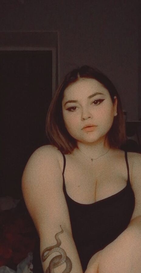 Adele Rae wants your cum