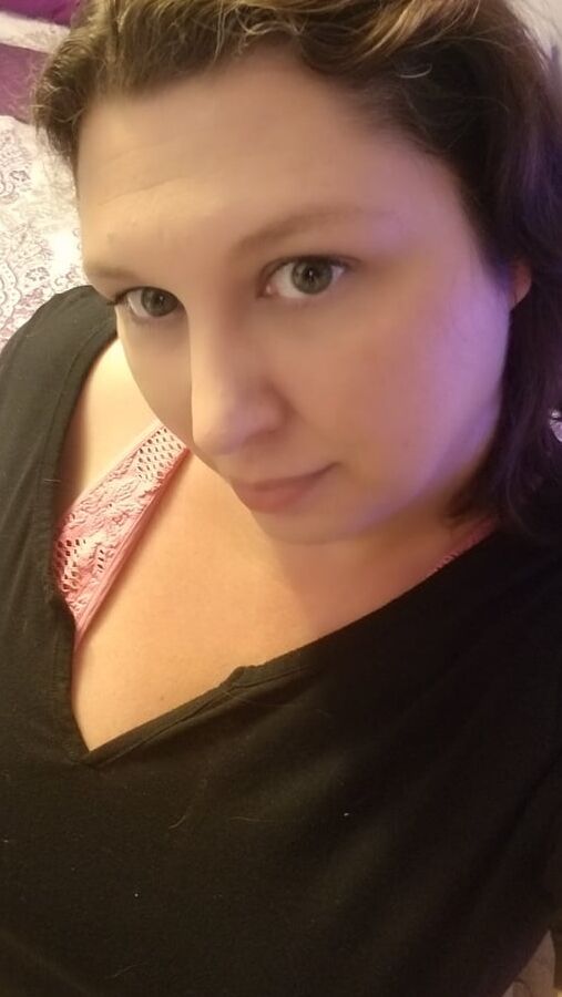 Frisky housewife mild teasing phots from the last few days..