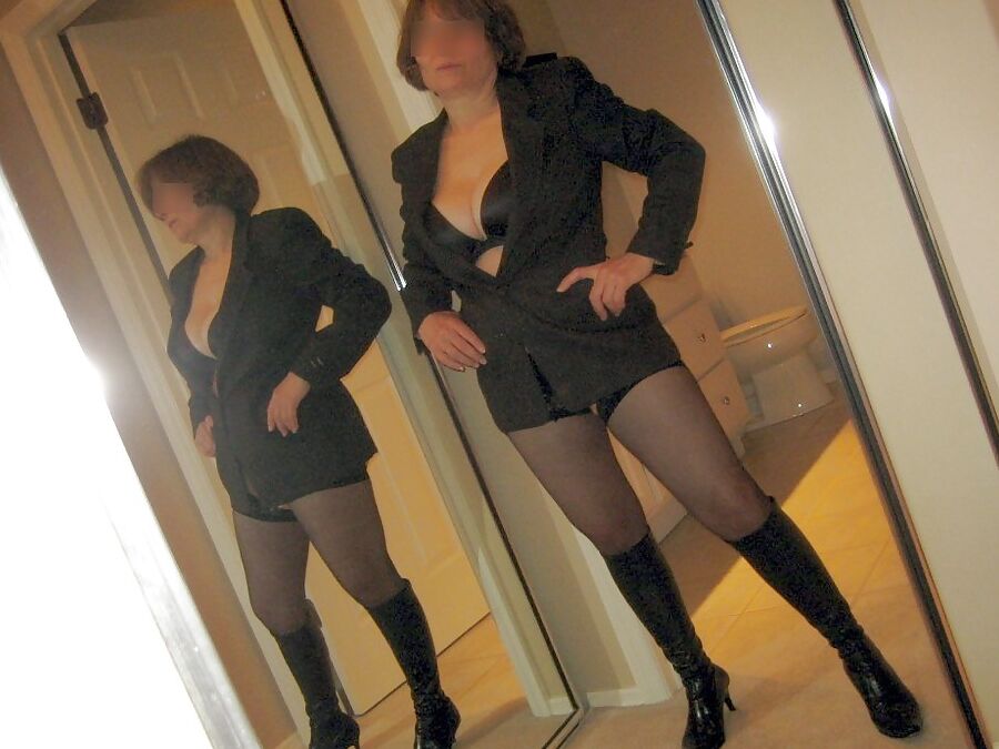MarieRocks + Naked Sexy in Mirror MILF