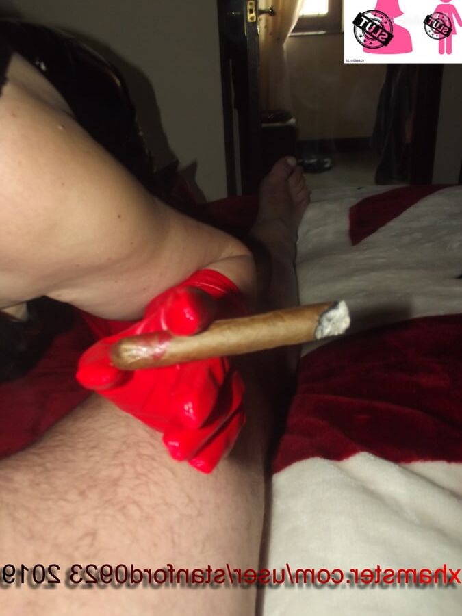 RUBBER SLUT