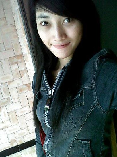 Cewek Binal Pamer Memek
